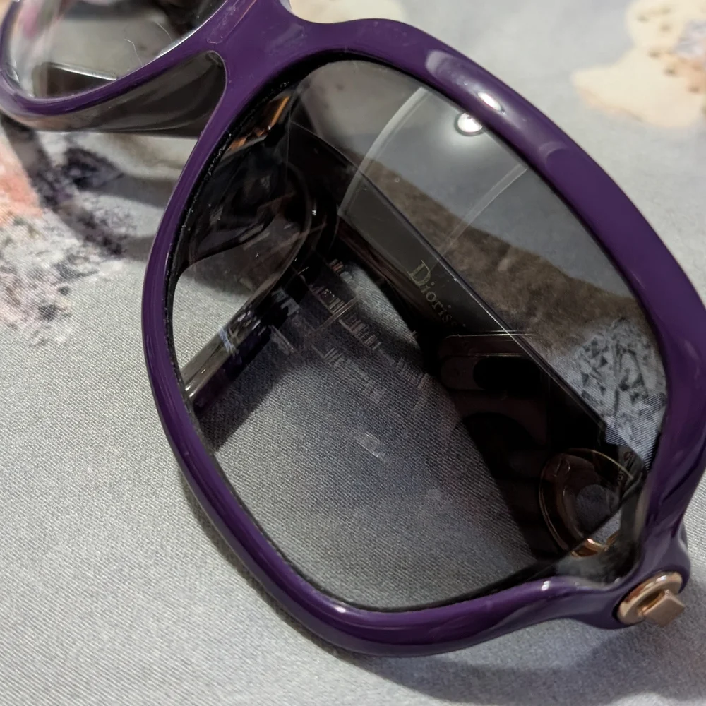 Dior sunglasses notes